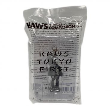 KAWS (カウズ) キーホルダー MEDICOM TOY COMPANION(FLAYED) BROWN｜トレファクONLINE