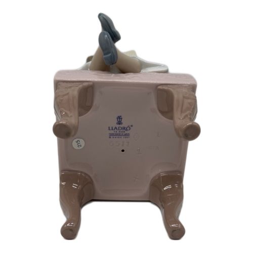 LLADRO (リヤドロ) フィギュリン お誕生日のプレゼント 6511