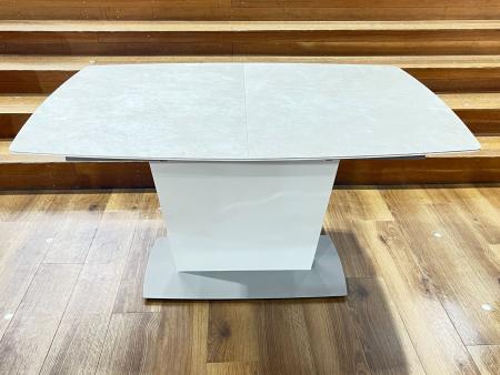 BoConcept (ボーコンセプト) ダイニングテーブル ライトグレー