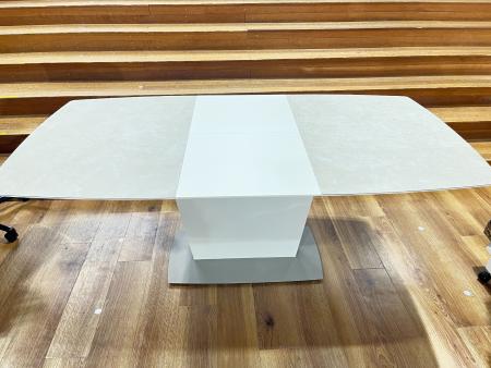 BoConcept (ボーコンセプト) ダイニングテーブル ライトグレー