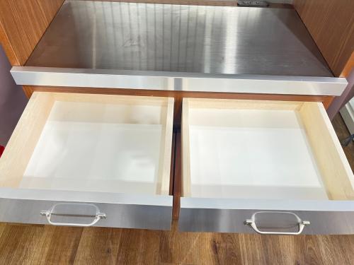 UNICO (ウニコ) レンジボード ブラウン×シルバー 12 廃盤品 2枚扉 STRADA