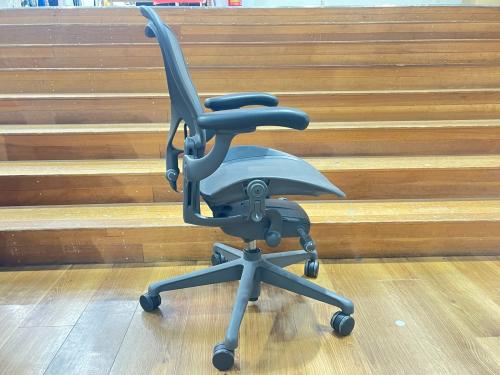 Herman Miller (ハーマンミラー) アーロンチェア ブラック 54 リマスタード グラファイトベース