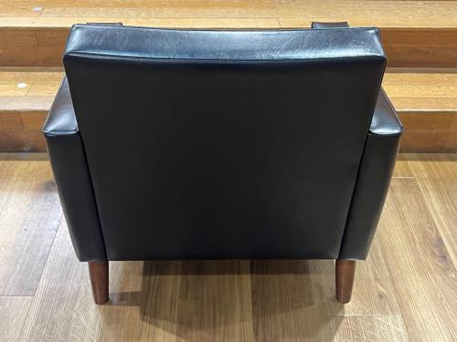 カリモク60 (カリモクロクマル) ロビーチェア スタンダードブラック U36210BD 合皮 1シーター