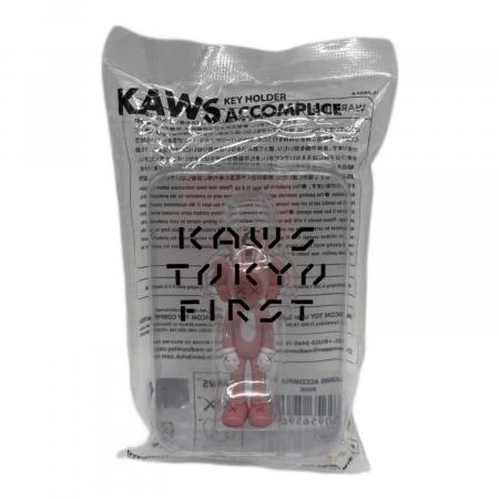 KAWS TOKYO FIRST ACCOMPLICE キーホルダー 2種類 KAWS Tokyo First Companion Keychain Set (2021) Black/Brown/Grey - US