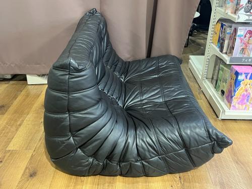 ligne roset (リーンロゼ) 2人掛けソファー ブラック 184 総革 トーゴ