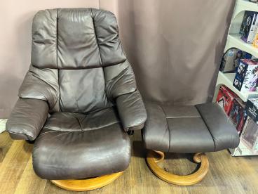 Ekornes (エコーネス) ストレスレスチェア 赤茶色 Mサイズ オットマン