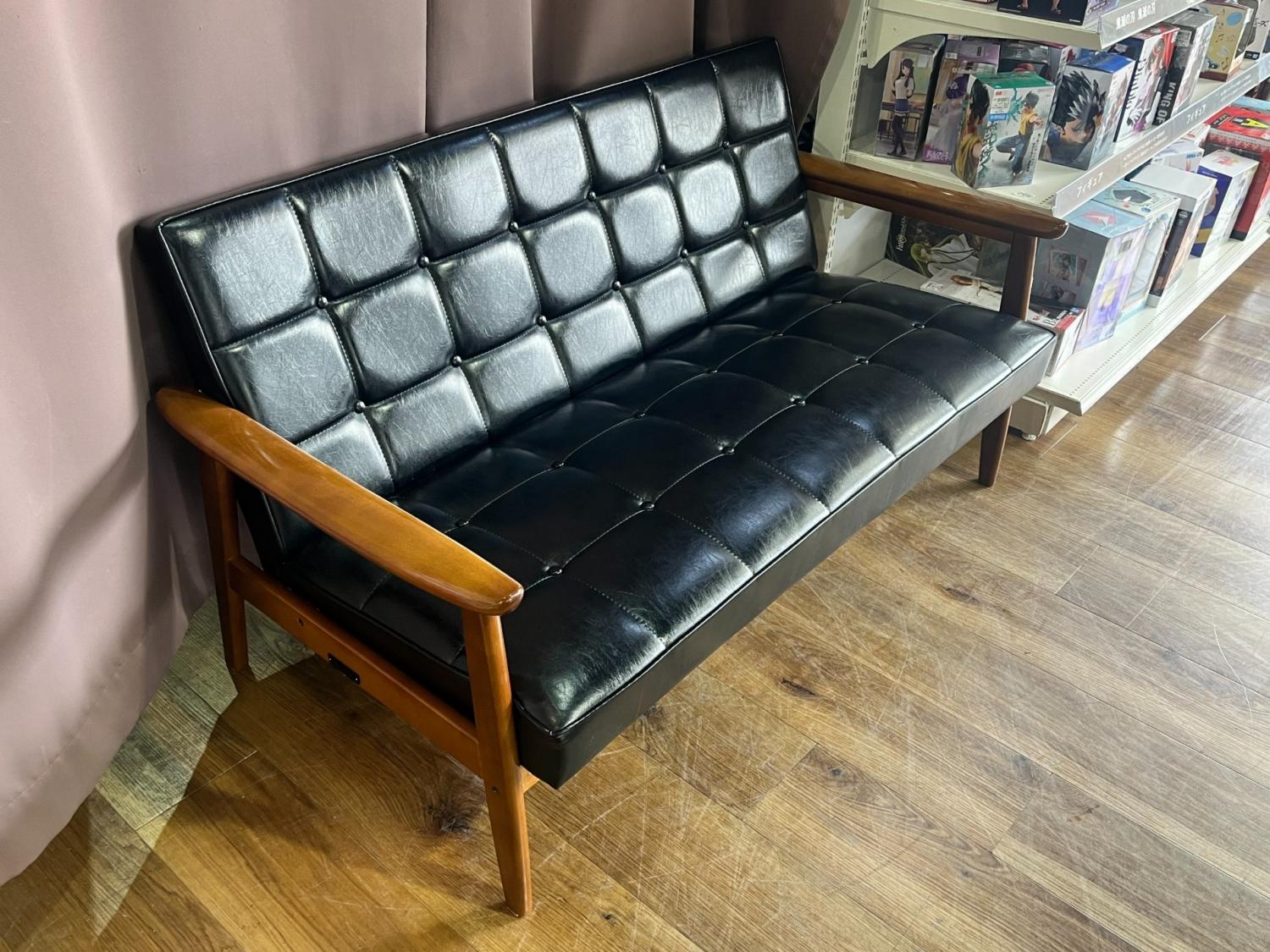 カリモク60 (カリモクロクジュウ) 2人掛けソファー ブラウン×ブラック カリモク60 (カリモクロクジュウ) 2人掛けソファー ブラウン×ブラック