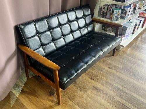 カリモク60 (カリモクロクジュウ) 2人掛けソファー ブラウン×ブラック