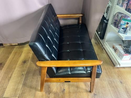 カリモク60 (カリモクロクジュウ) 2人掛けソファー ブラウン×ブラック