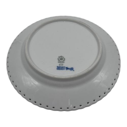 ROYAL COPENHAGEN (ロイヤル・コペンハーゲン) プレート 17cm ブルーフルーテッド・フルレース