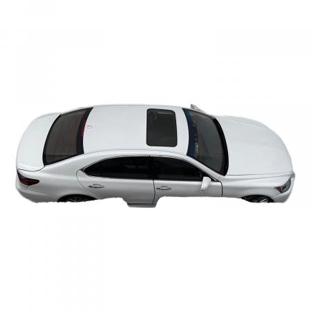 1/18 レクサス LS600hL(ホワイトパールクリスタルシャイン/ブラック
