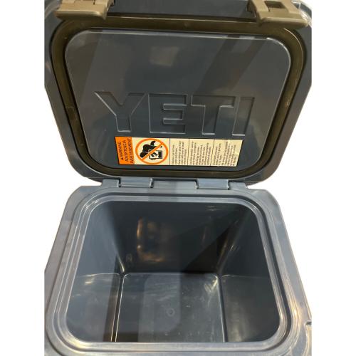 Yeti (イエティ) ROADIE 24 クーラーボックス ネイビー｜トレファクONLINE