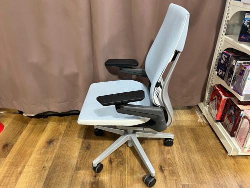 Steelcase (スチールケース) ワークチェアー ブルー