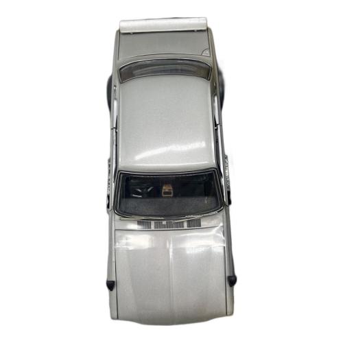 京商 (キョウショウ) 1/18 die-cast car series 日産スカイライン 2000GT-R モデルカー