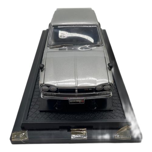 京商 (キョウショウ) 1/18 die-cast car series 日産スカイライン 2000GT-R モデルカー