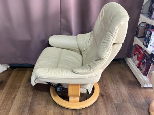 Ekornes (エコーネス) リクライニングチェアー ベージュ Stressless  RENO