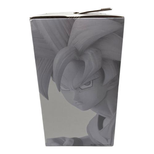 KING CLUSTAR ラストワン賞 超サイヤ人孫悟空 フィギュアラストワンVer フィギュア 箱ヘコミ有 一番くじ