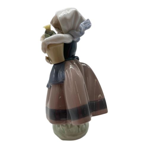 LLADRO (リヤドロ) フィギュリン 「春がきた」 5223