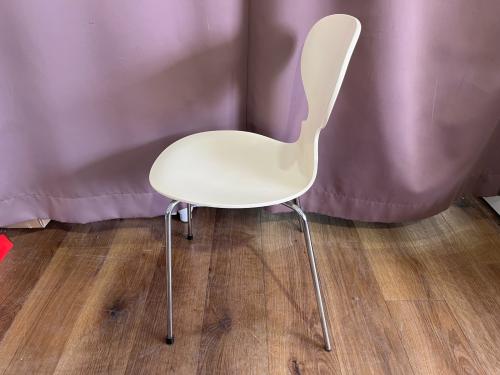 Fritz Hansen (フリッツハンセン) イス ベージュ アリンコチェア　Fritz Hansen  アイボリー アリンコチェア Arne Jacobsen