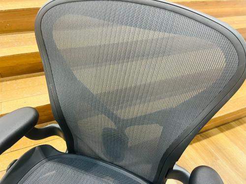 Herman Miller (ハーマンミラー) アーロンチェア AER1B22PWZSSG1G1G1BBBK23103 リマスタードモデル・ライト・Ｂサイズ・グラファイトベース ブラック