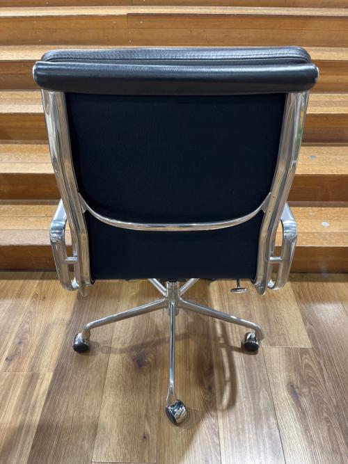 Herman Miller (ハーマンミラー) オフィスチェア JOIFA339 @ ブラック EAMES SOFT PAD EXECUTIVE CHAIR