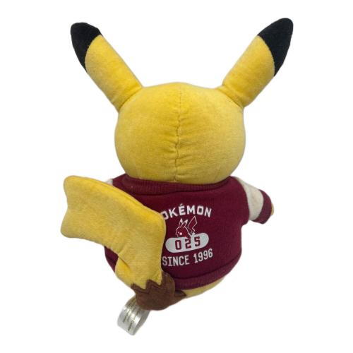 Pokemon Center (ポケモンセンター) ピカチュウ カレッジロゴ ヌイグルミ  スタジャン