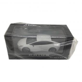 PRIUS (プリウス) 新型プリウス（60系） モデルカー プラチナホワイトパールマイカ089・1/30