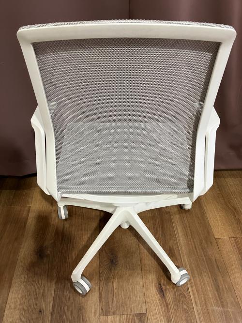 オカムラ  オフィスチェア  シナーラ　CD77CKF2X2　ﾖｺﾞﾚ有　ホワイト