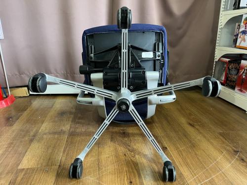 オカムラ ワークチェアー CP85DR FDF4 ネイビー Baron(バロン)シリーズ