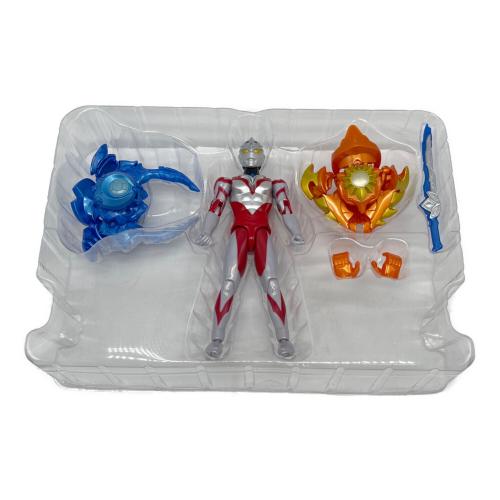 ウルトラマンアーク ソリス＆ルーナアーマーセット フィギュア