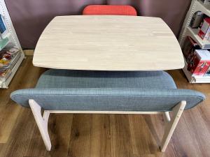 ニトリ ベンチダイニング3点セット 旧モデル 幅:約120㎝ ナチュラル×グレー×レッド リラックスワイド