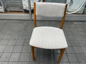 UNICO (ウニコ) ダイニングチェアー 廃盤品 ホワイト×ナチュラル KODIS