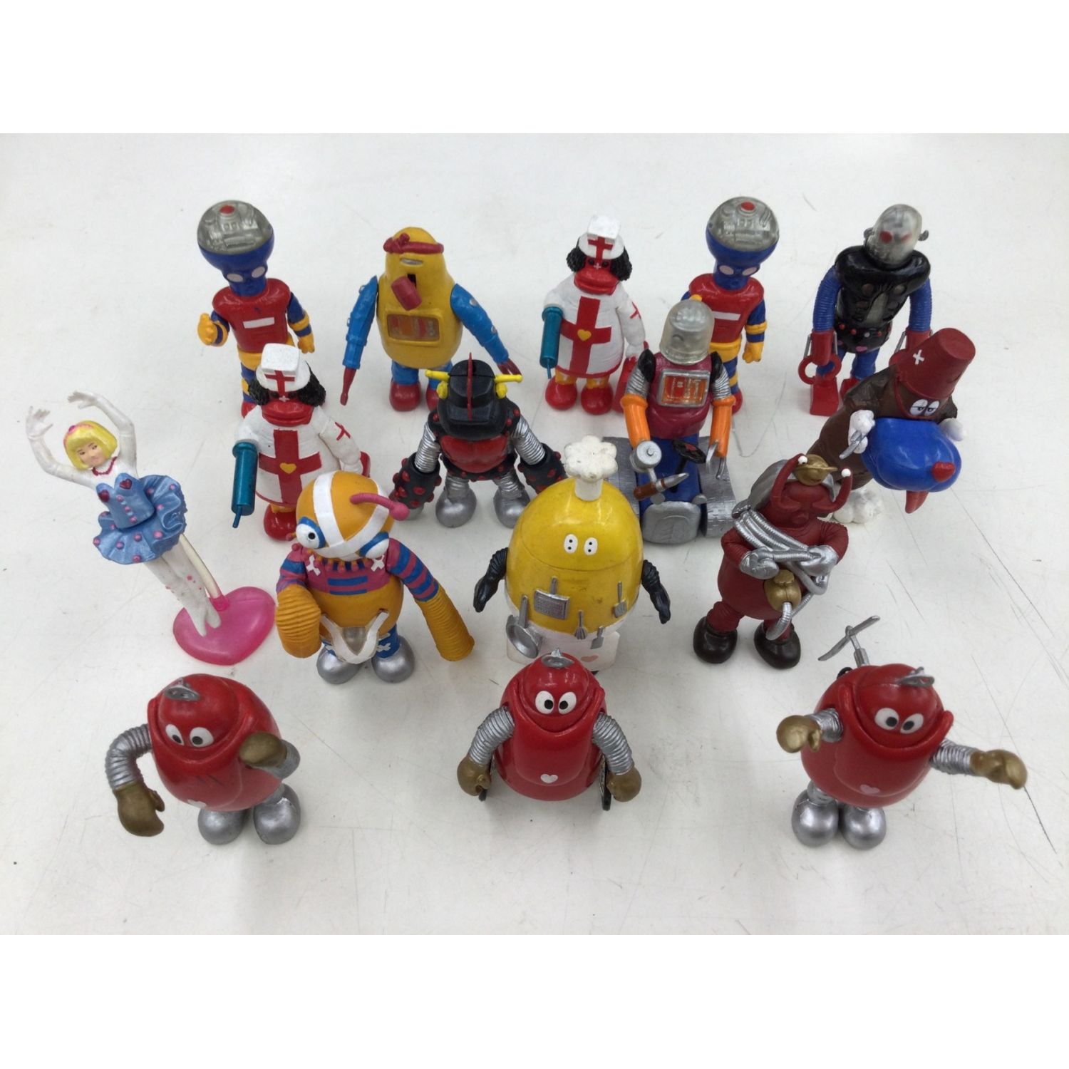 話題の人気 がんばれロボコン16体セットジャンク品 キャラクターグッズ 話題の人気 がんばれロボコン16体セットジャンク品 キャラクターグッズ