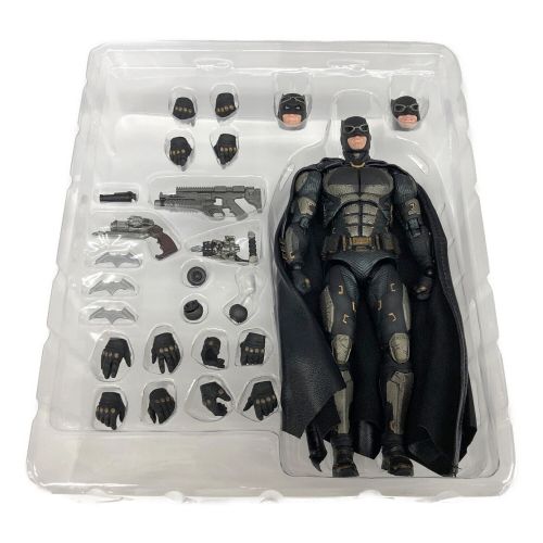 MAFEX BATMAN TACTICAL SUIT Ver. バットマン-