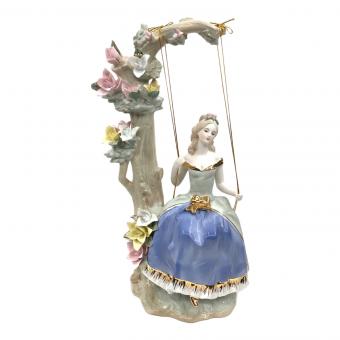 フィギュリン 王女とブランコ