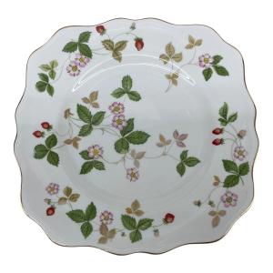 Wedgwood (ウェッジウッド)　スクエアプレート 壺刻印 ワイルドストロベリー