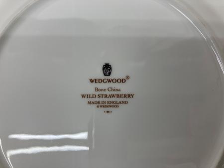[美品♪]WEDGEWOOD ワイルドストロベリー 27cm プレート　黒壺 ウェッジウッド（黒壺マーク） ワイルドストロベリー プレート