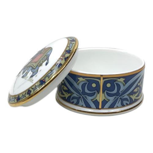 Wedgwood (ウェッジウッド) ボンボニエール 英国製 旧刻印 BLUE ELEPHANT
