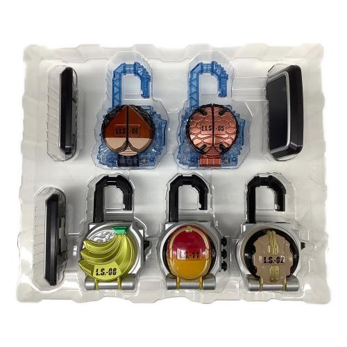 BANDAI 仮面ライダー鎧武 コンプリート セレクション モディフィケーション ロックシード チームバロンセット