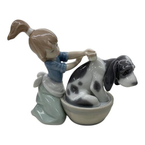 LLADRO (リヤドロ) フィギュリン きれいにしましょうね