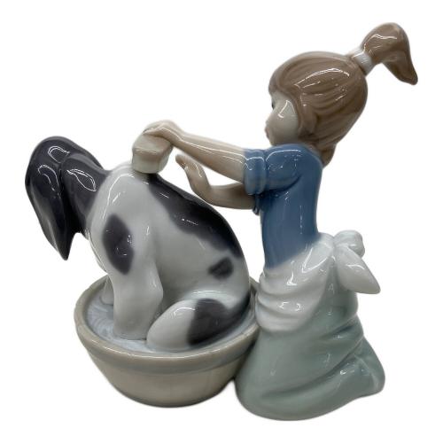 LLADRO (リヤドロ) フィギュリン きれいにしましょうね