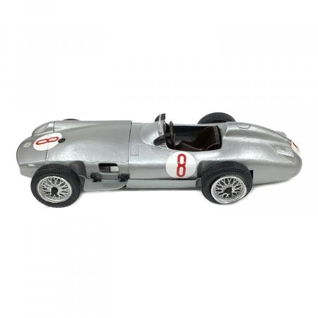 メルセデス　ベンツ　W196　ミニカー　イタリア　　ダイキャスト　ポリスティル Polistil (ポリスティル) 1/16 Mercedes Benz RW 196 Silver