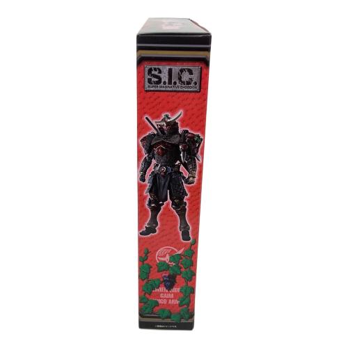 仮面ライダー鎧武 (カメンライダーガイム) イチゴアームズ フィギュア 魂ウェブ商店限定 S.I.C.