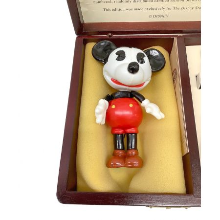 ミッキー生誕70周年記念品 腕時計＆セルロイド人形 腕時計電池切れ・動作保証なし