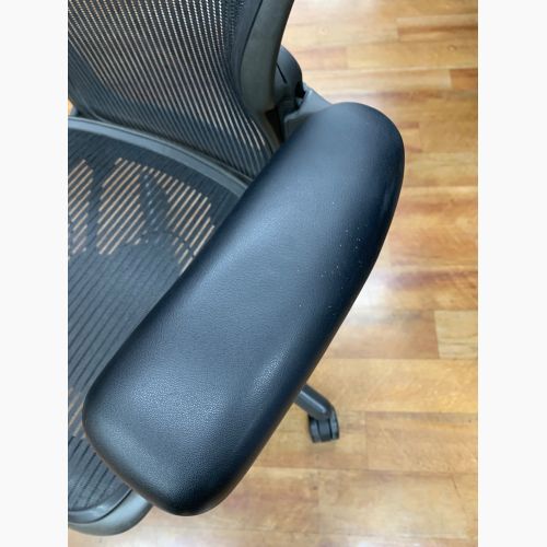 Herman Miller (ハーマンミラー) アーロンチェア ブラック 1人掛け