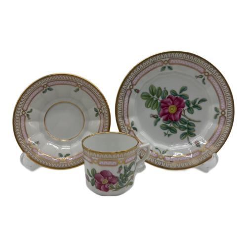 ROYAL COPENHAGEN (ロイヤル・コペンハーゲン) カップ&ソーサー＆プレート ハマナス ジャポニカ