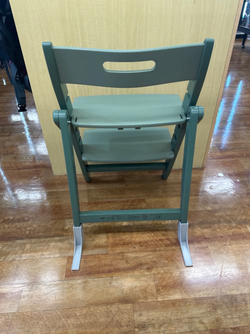 moji ベビーチェア グリーン YIPPY