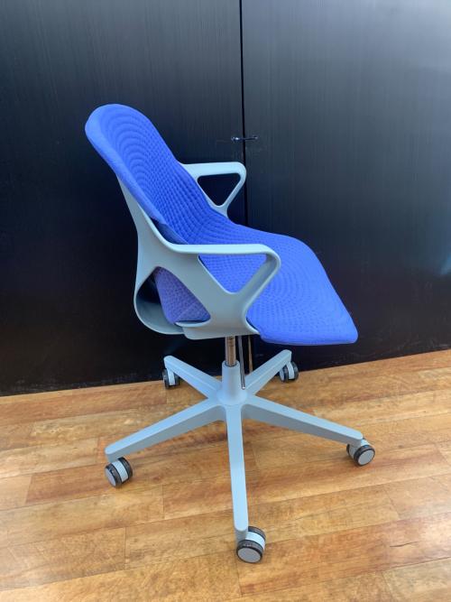 Herman Miller (ハーマンミラー) オフィスチェア BA511UP-0008 ブルー ゼフチェア