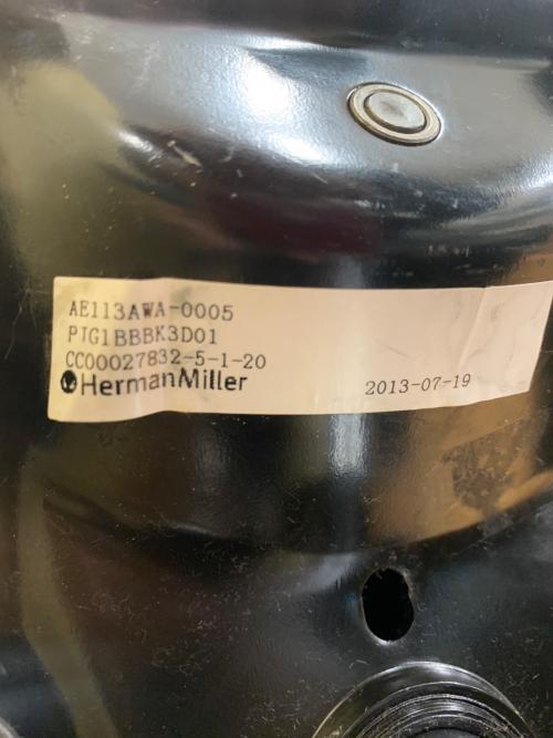 Herman Miller (ハーマンミラー) アーロンチェア AE113AWA ブラック