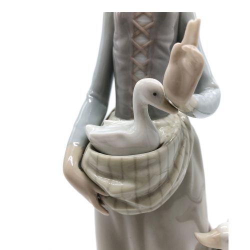 70％OFF】 LLADRO フィギュリン リヤドロ 1035 No.4815『ガチョウと